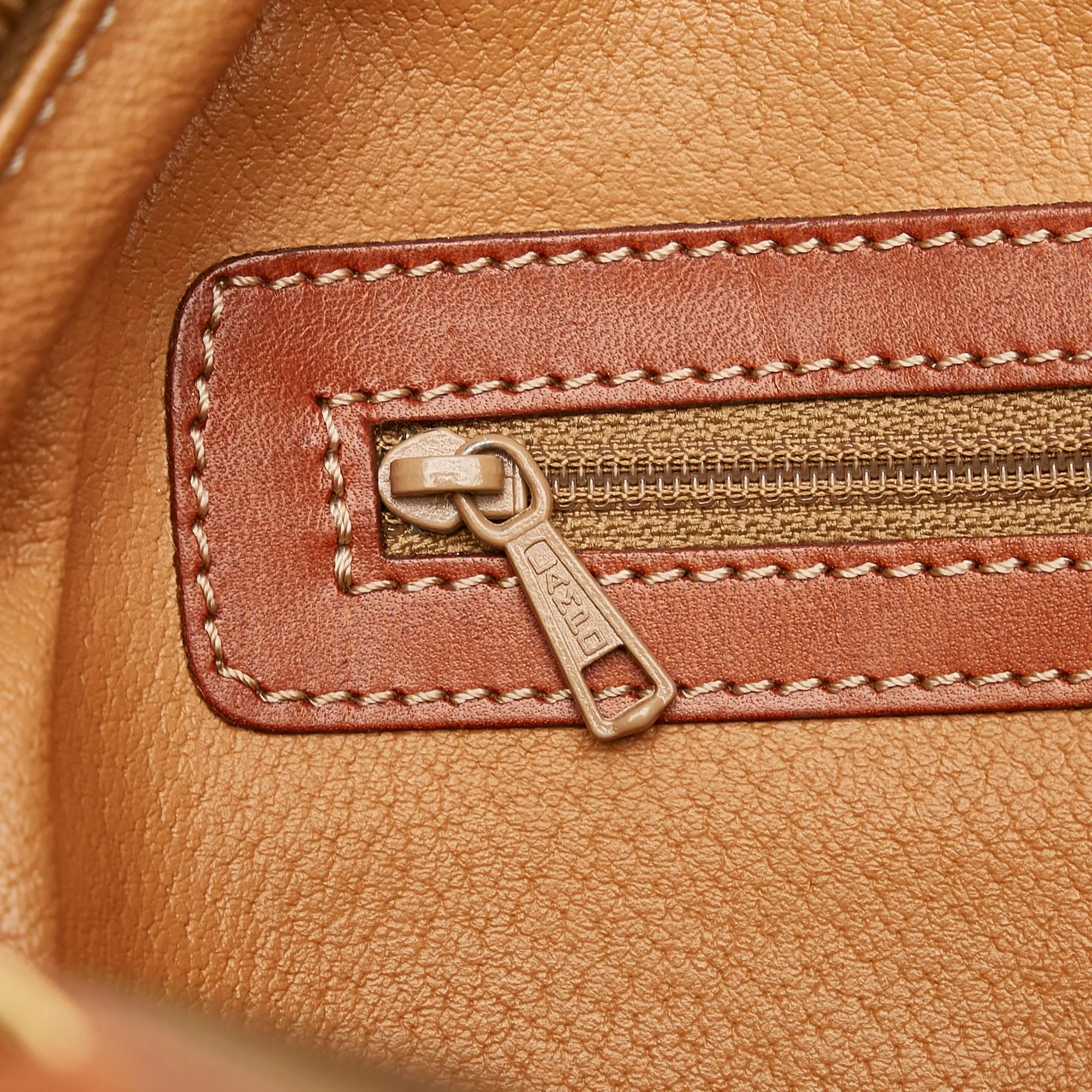 Celine Macadam Dome Handle Bag (SHG-36190)