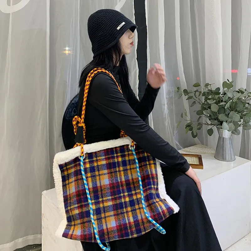 Christmas Gift Faux Woolen Plaid Large Shoulder Bags for Women Designer Winter Ladies Shopper Bag Big Fashion Female Tote Handbag Furry