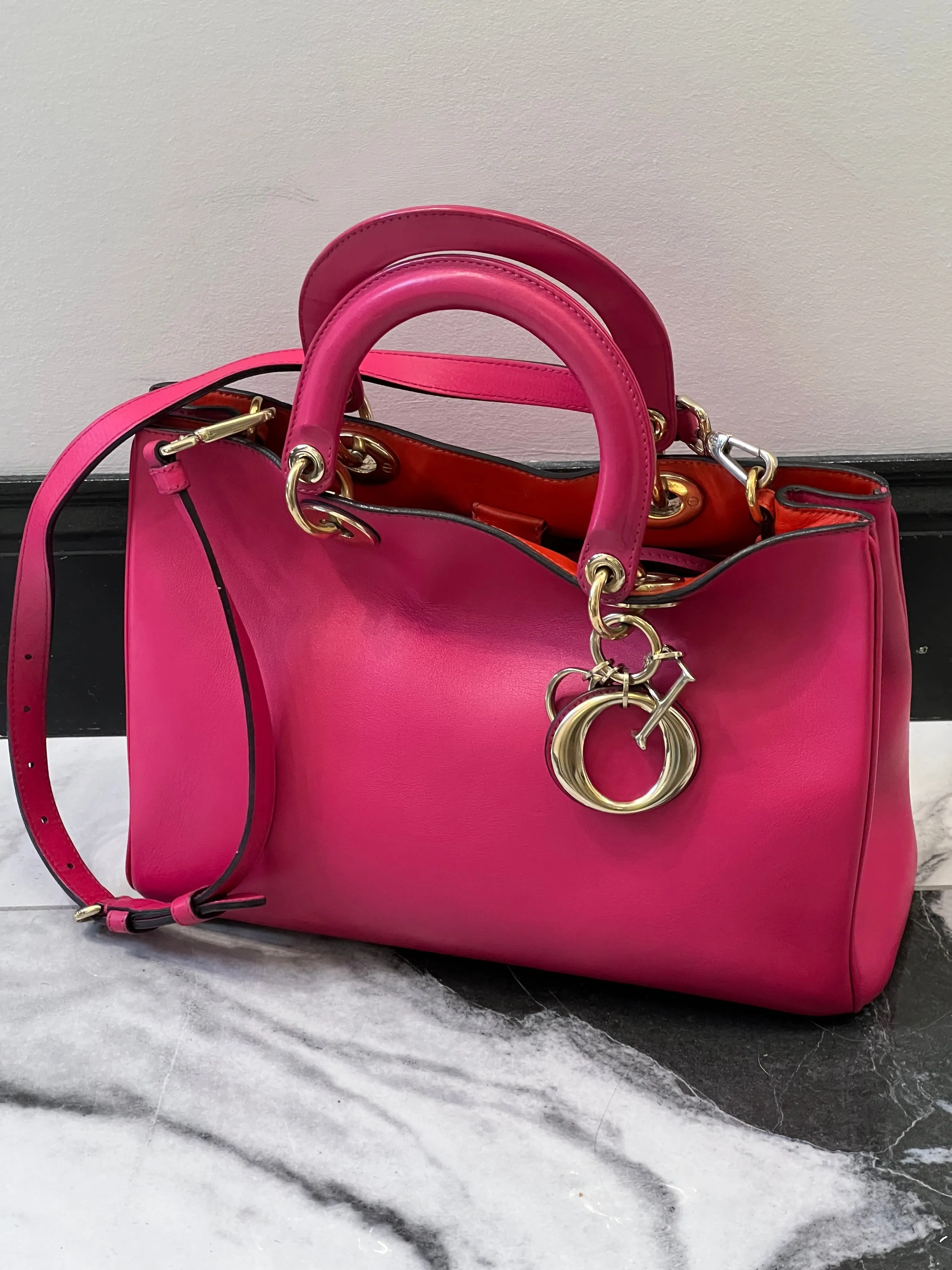 DIOR Smooth Calfskin Large Diorissimo Tote Fuchsia