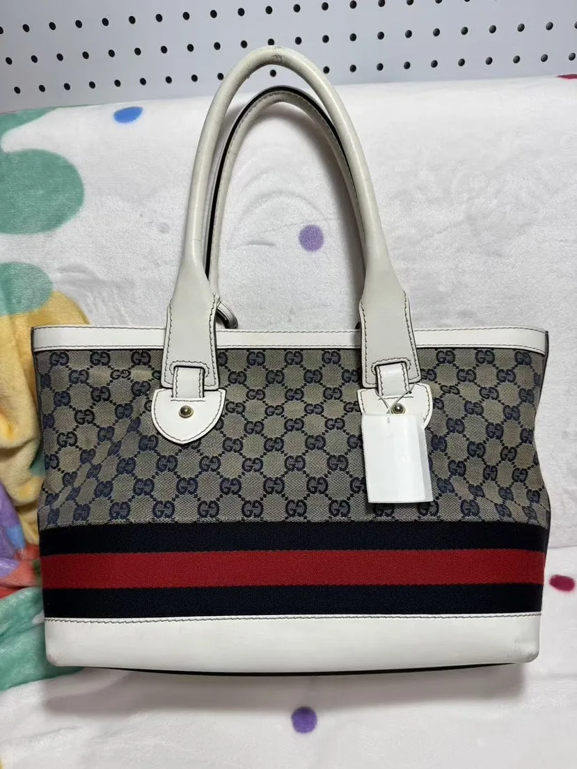 Preloved Gucci GG Supreme Tote Bag in Beige Canvas