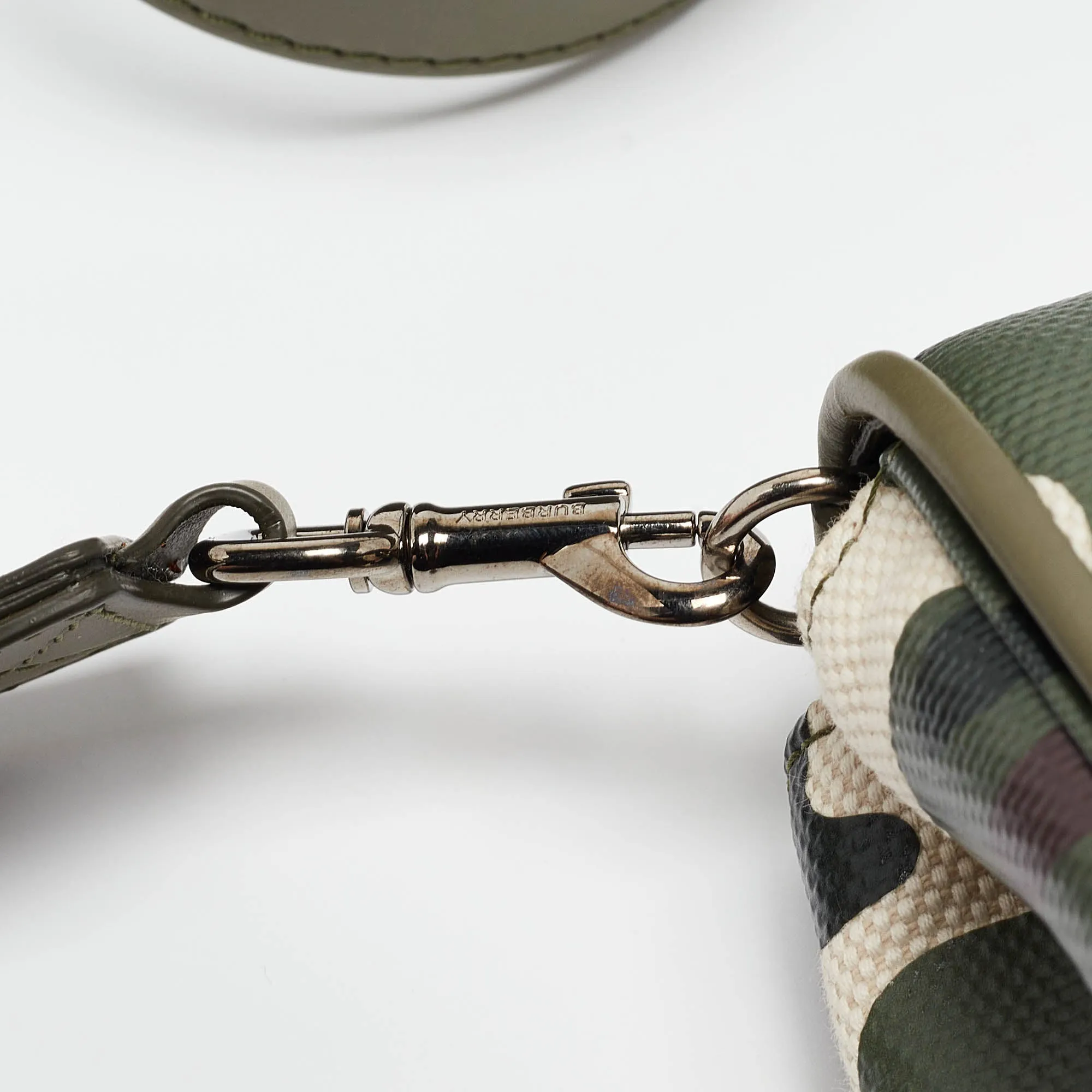 Trendy Inspired Burberry Green/beige Camo Print Coated Canvas And Leather Hackberry Crossbody Bag