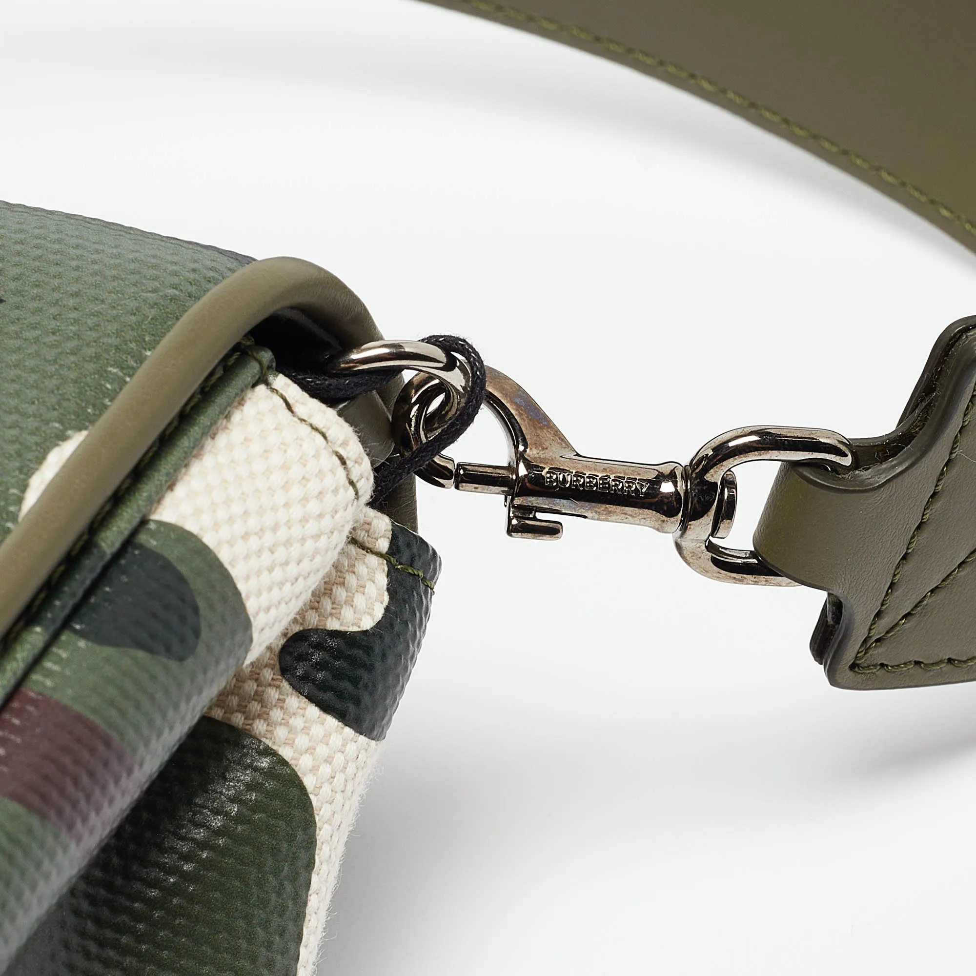 Trendy Inspired Burberry Green/beige Camo Print Coated Canvas And Leather Hackberry Crossbody Bag