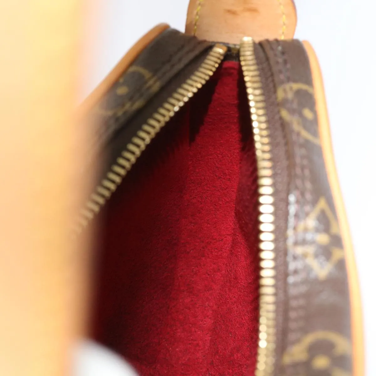 Trendy Inspired Louis Vuitton Croissant Shoulder Bag