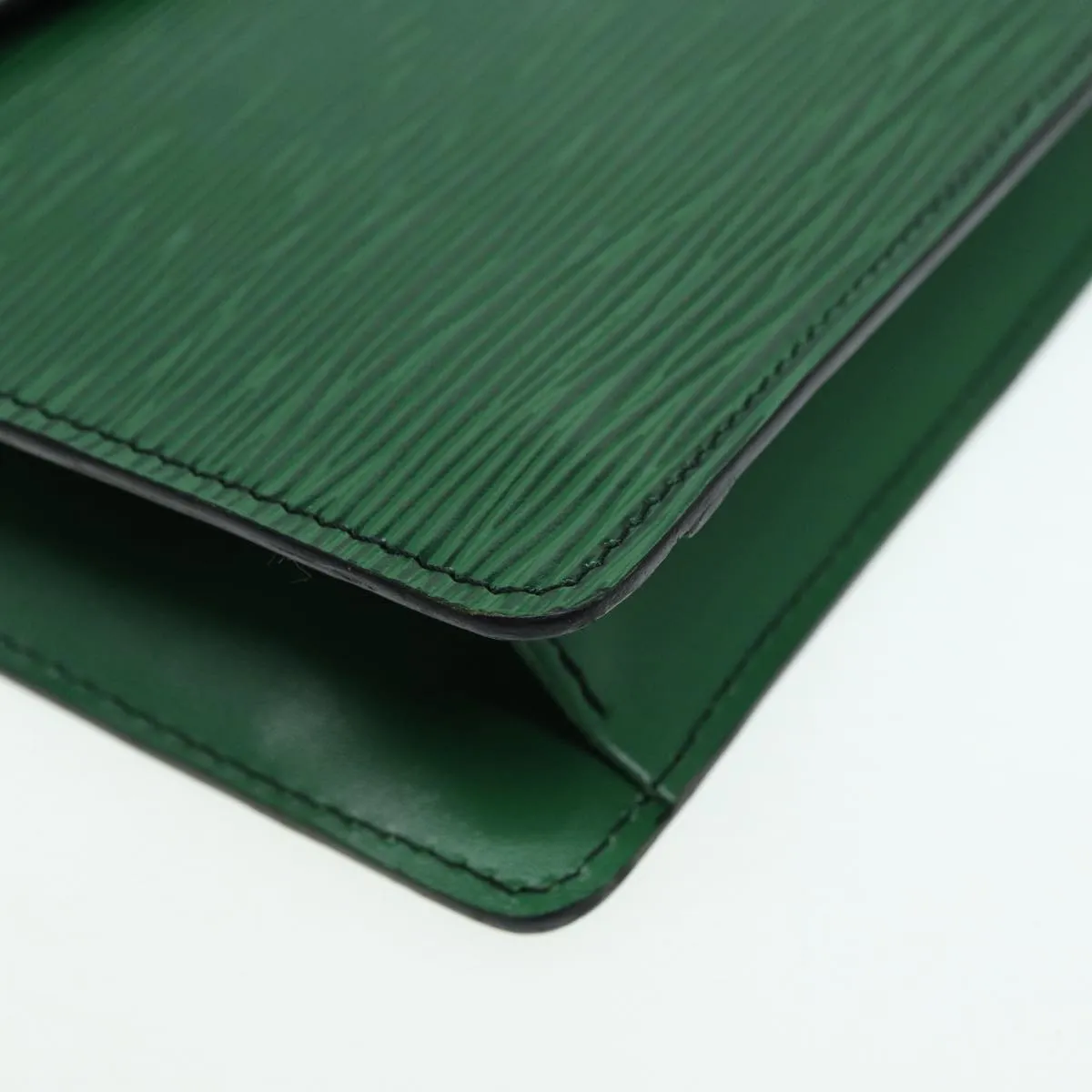 Trendy Inspired Louis Vuitton Epi Montaigne 27 Clutch Bag Green M52654 Lv Auth 88397