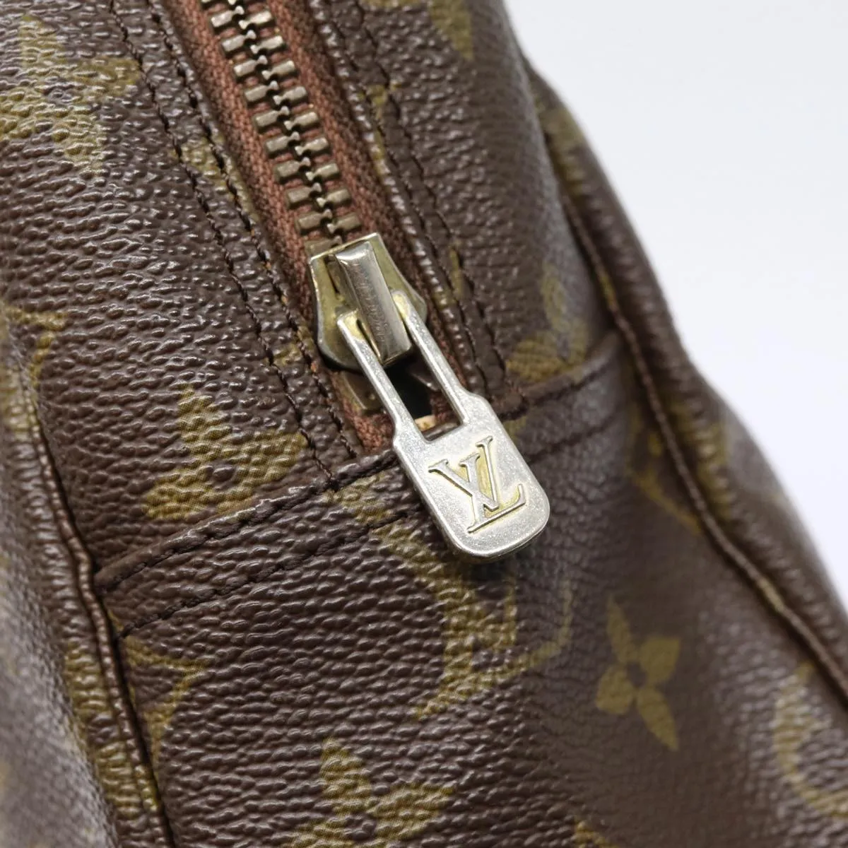 Trendy Inspired Louis Vuitton Monogram Trousse Toilette 28 Clutch Bag M47522 Lv Auth Bs17277