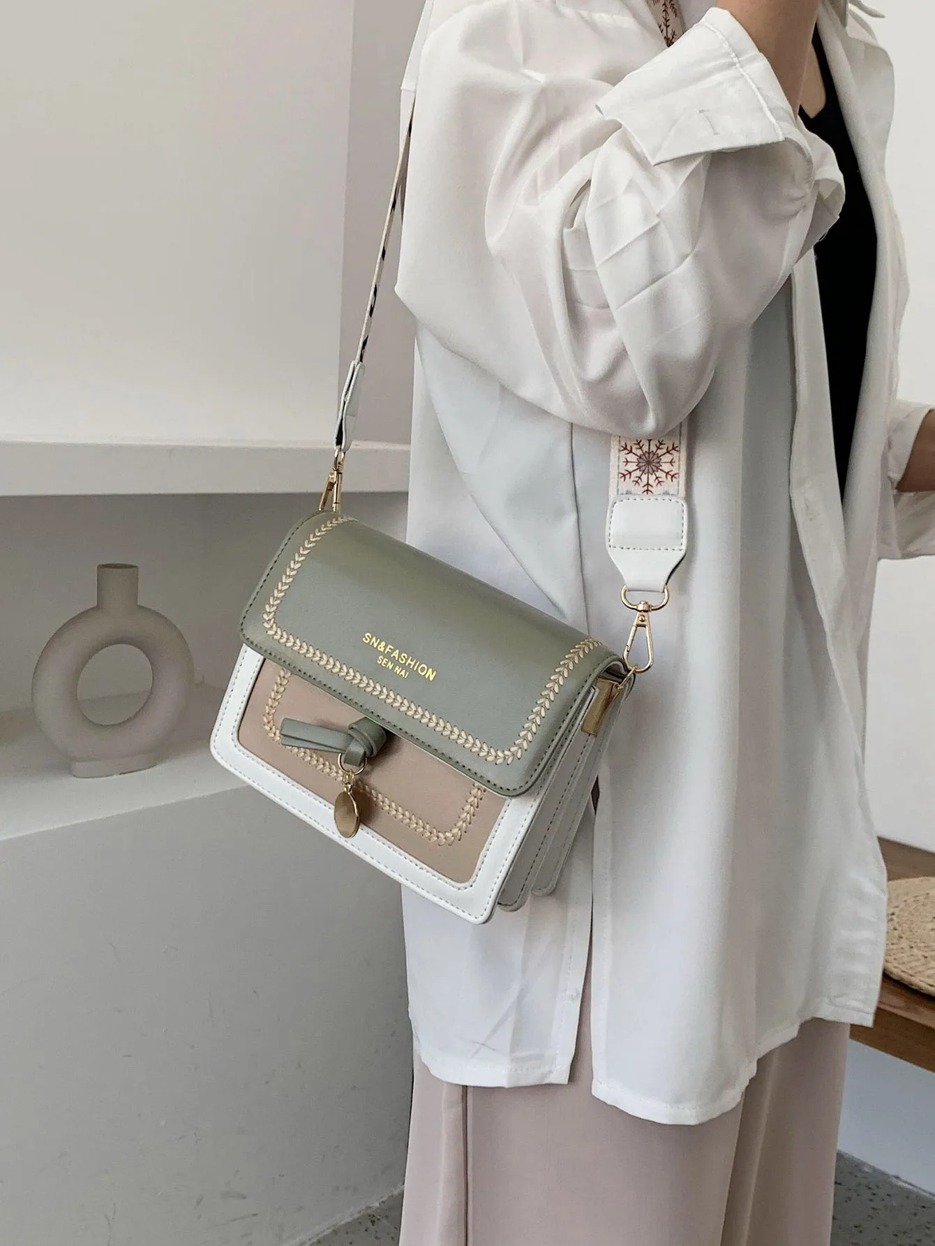 Versatile new crossbody bag