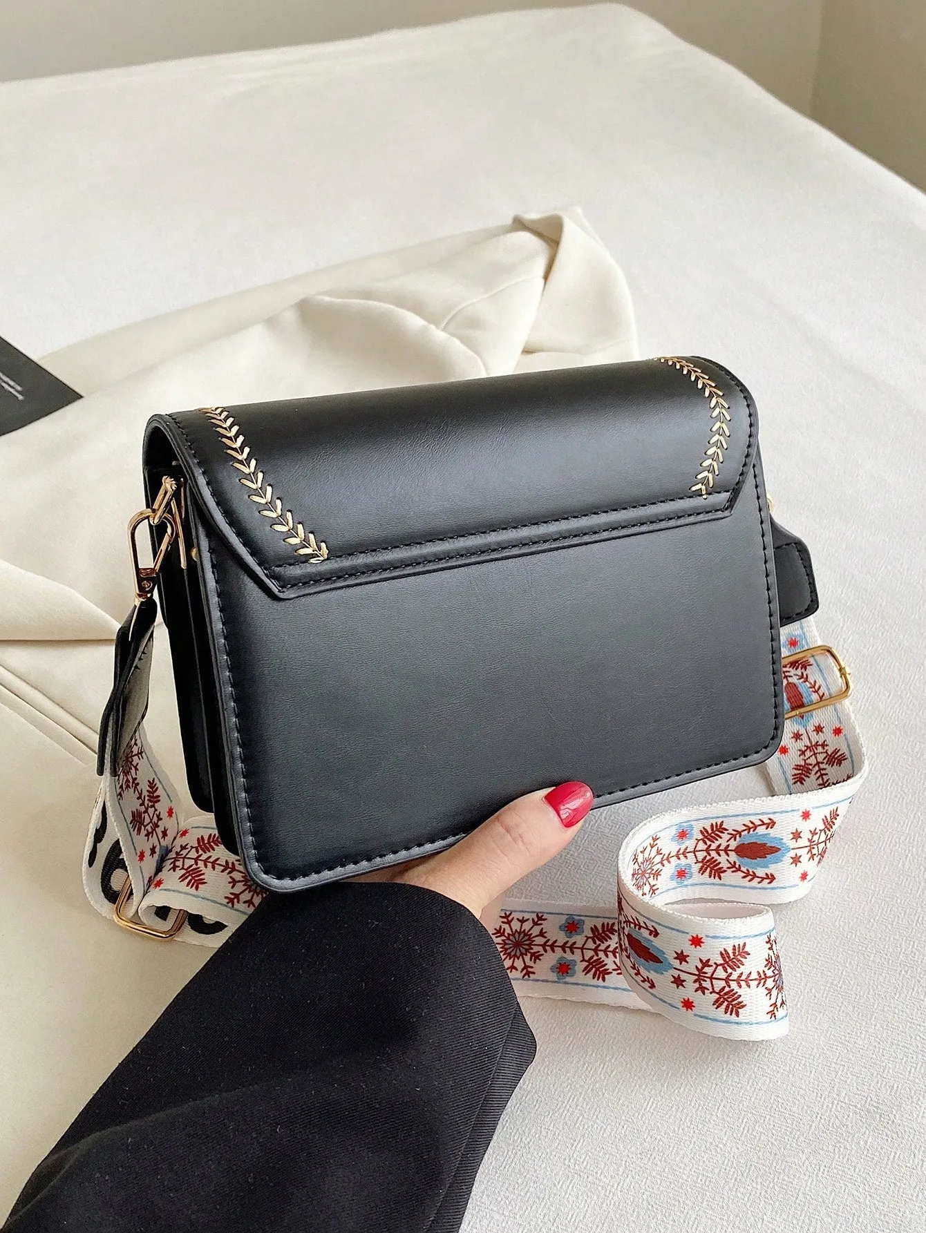 Versatile new crossbody bag