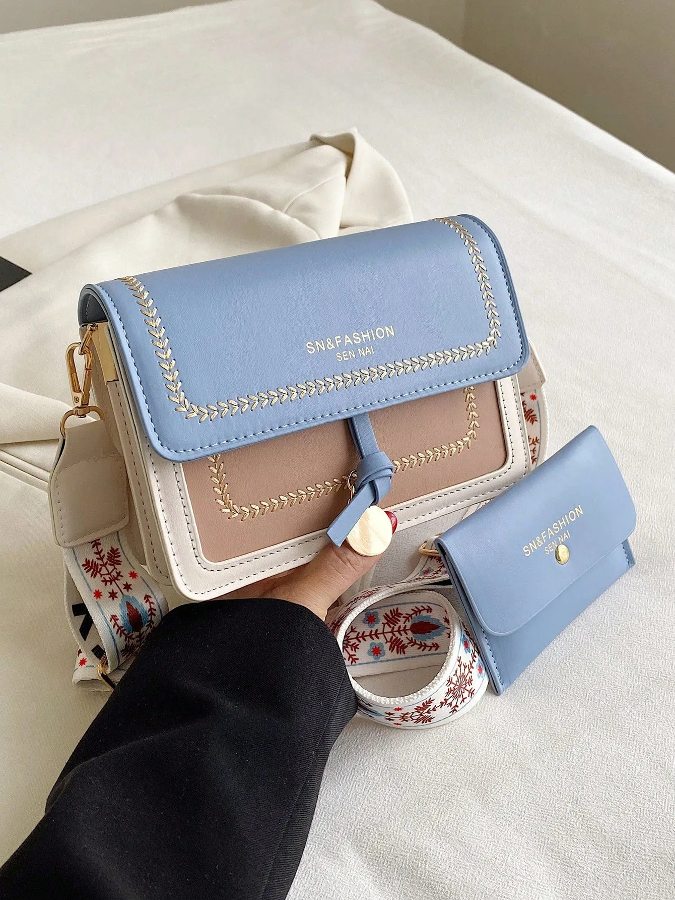 Versatile new crossbody bag